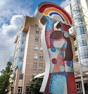 Exterior photo of UH Rainbow